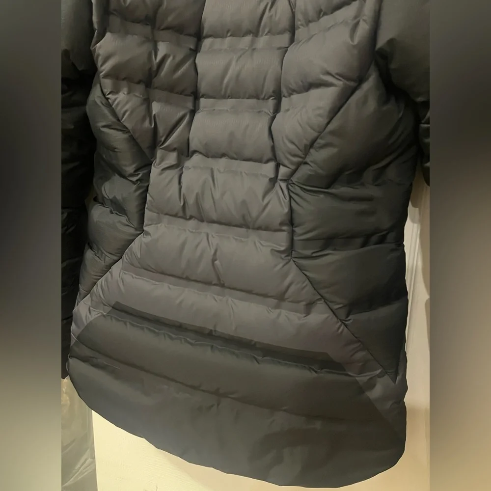 The North Face Summit Series L6 Down Puffer Jacket - Picture 7 of 11